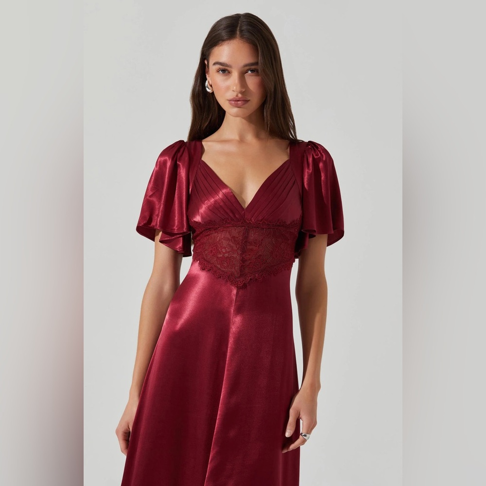 ASTR the label Aurelia Satin V-Neck Midi Dress - Wine - Picture 2 of 13